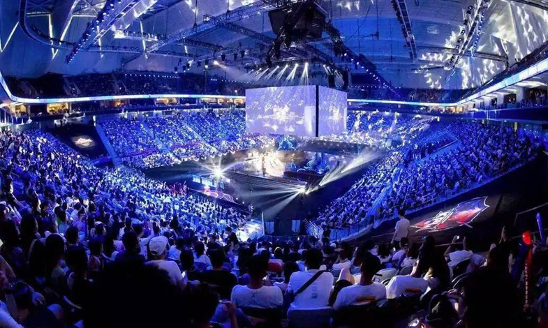 青春榮耀·電競狂歡趴！第一現(xiàn)場×深南天虹聯(lián)袂巨獻！